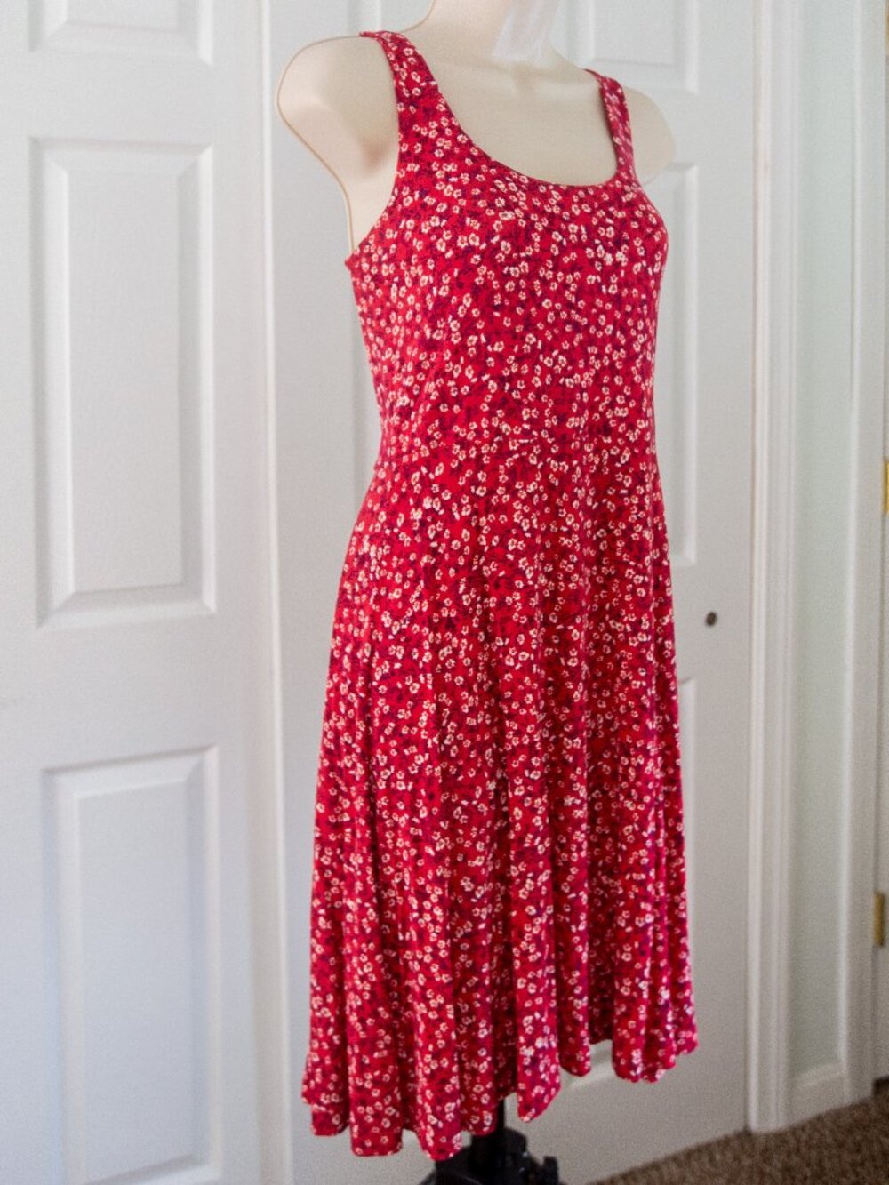 Red Floral Sleeveless Scoop Neck Mini Dress